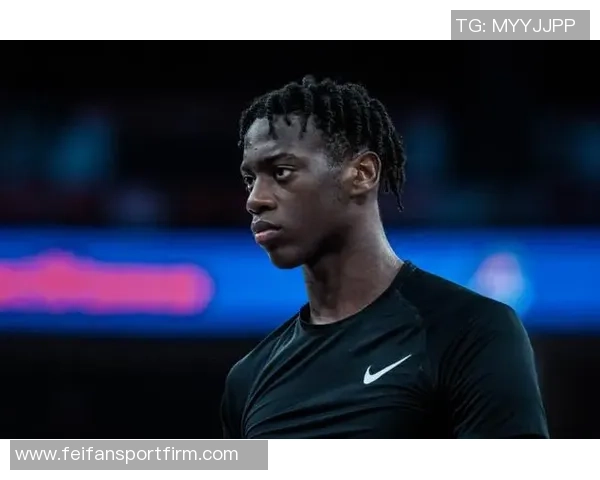 迪班萨NCAA首秀球鞋成球星卡珍藏版引发热议