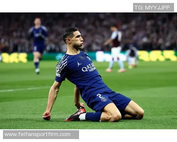 阿什拉夫积极恢复中观看皇马比赛与朋友聚会依靠助行器行走展现乐观态度