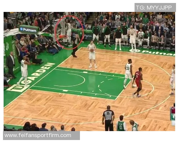 小桥谈球队防守提升秘诀强调沟通与转换进攻的默契配合