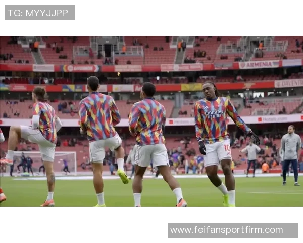 埃泽北伦敦德比首秀上演帽子戏法社媒晒庆祝照引发热议