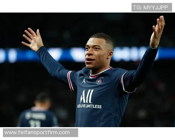 姆巴佩弟弟法甲崭露头角8场3球助球队紧追榜首庆祝动作致敬哥哥